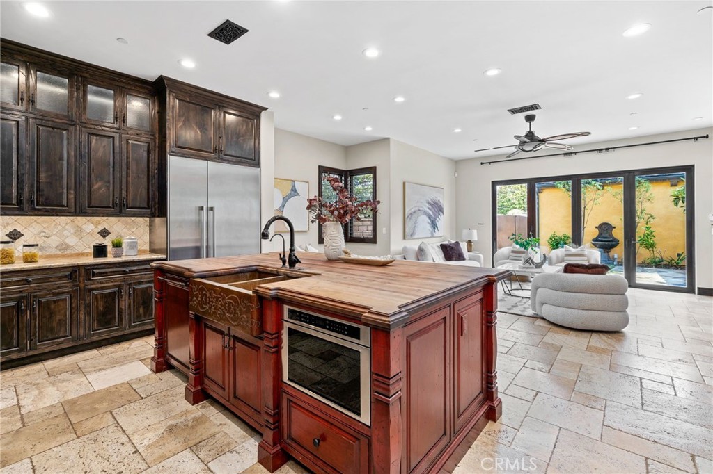 212 Baltimore Avenue