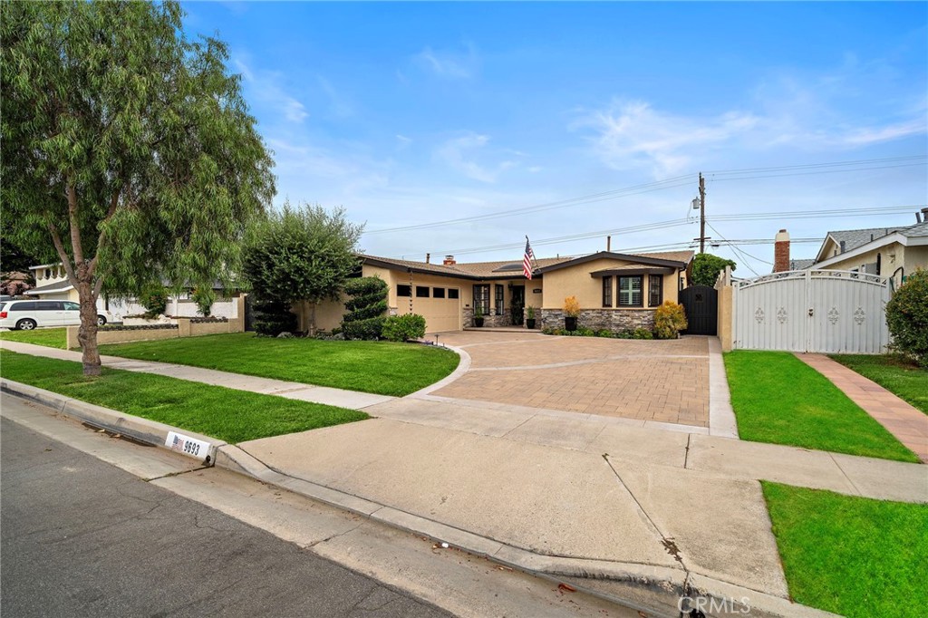 9693 Toucan Avenue