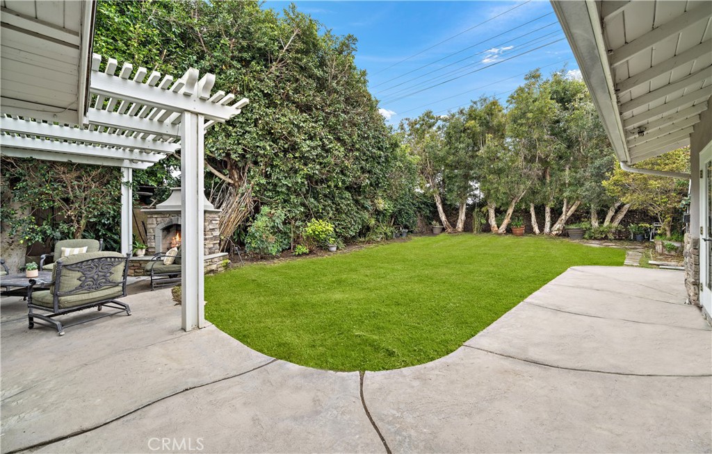 17327 Santa Lucia Street