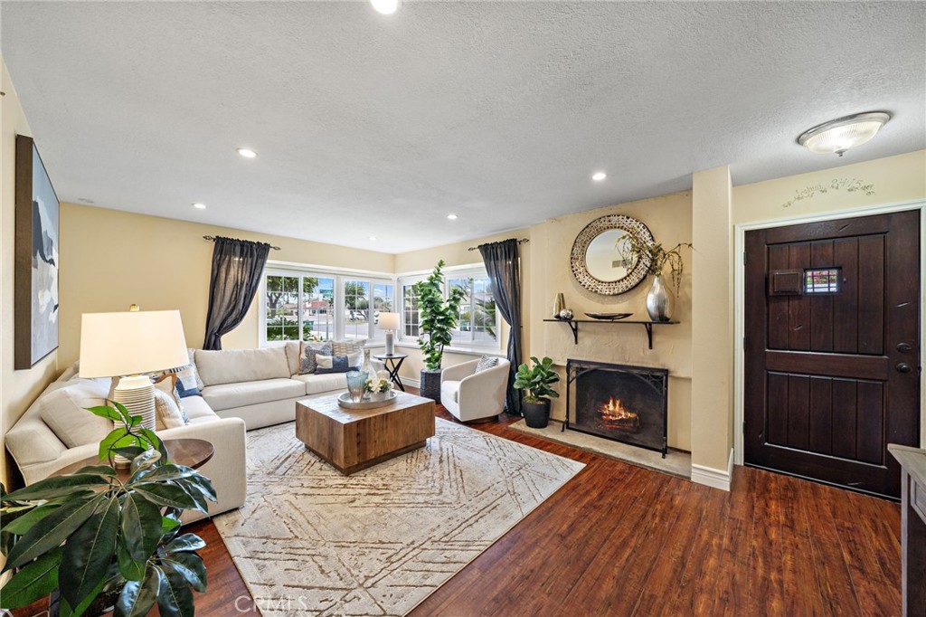 17327 Santa Lucia Street