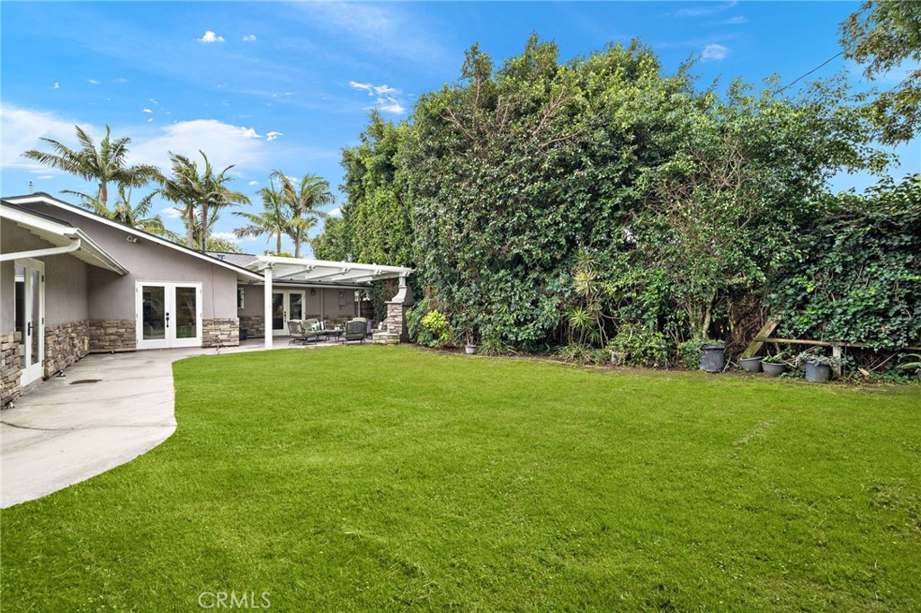 17327 Santa Lucia Street