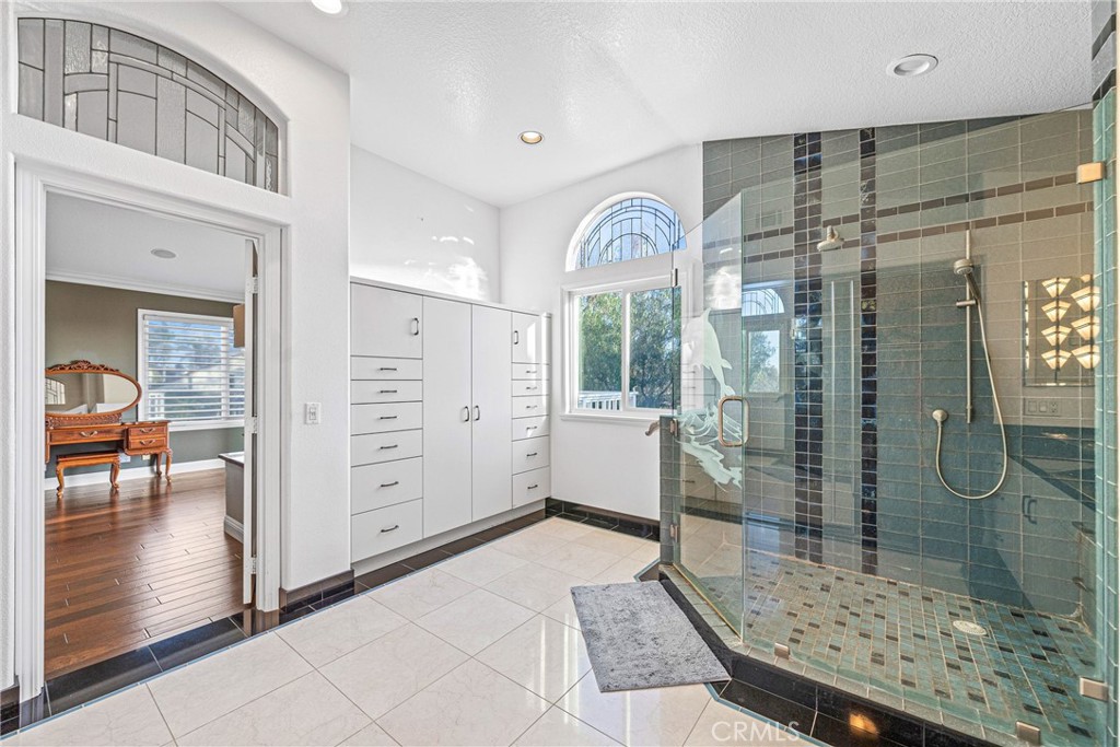 25712 Wood Brook Road