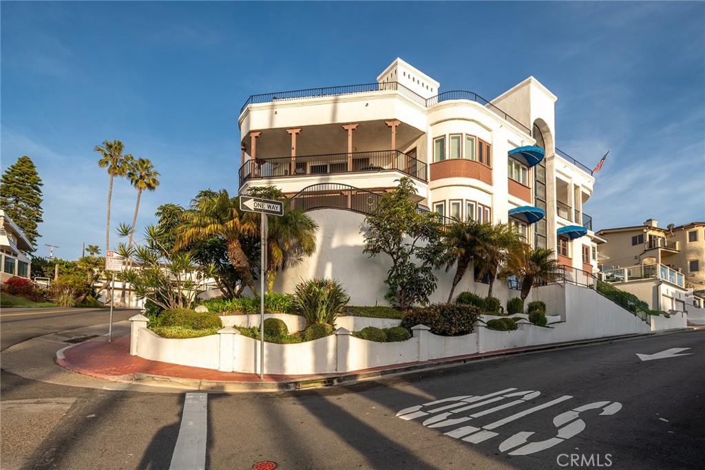 427 Avenida Santa Barbara B