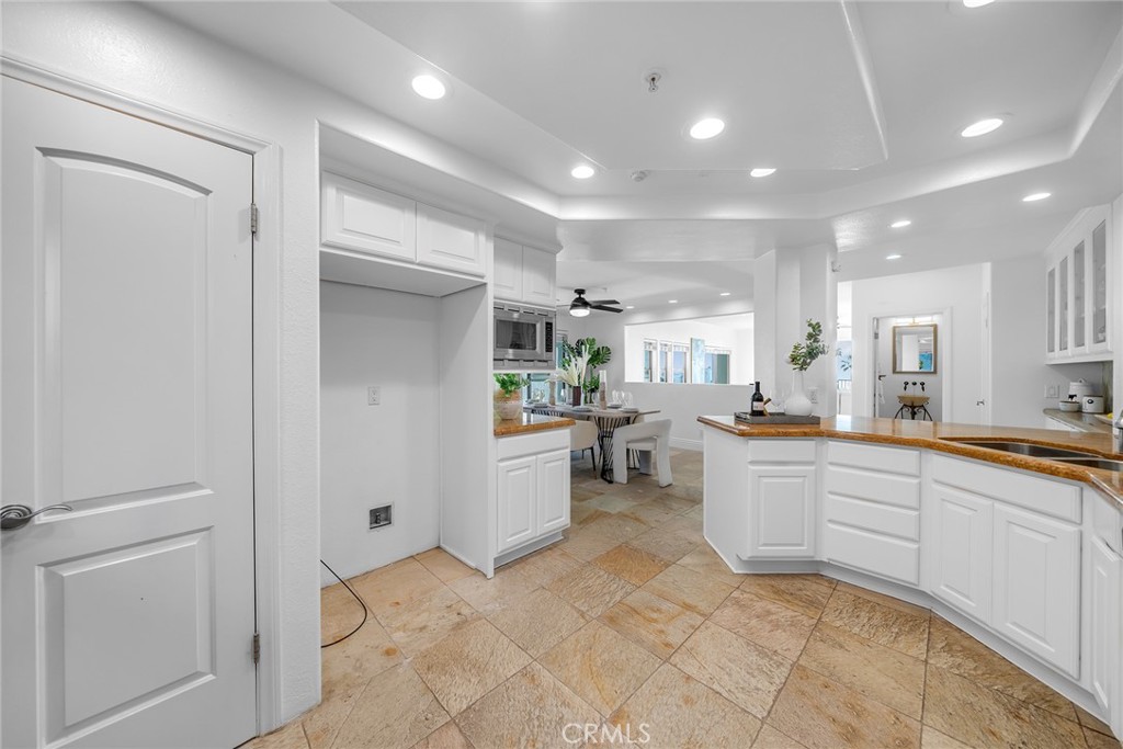 427 Avenida Santa Barbara B