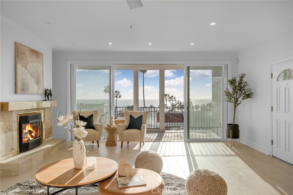 427 Avenida Santa Barbara B