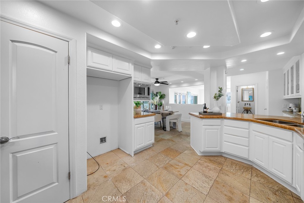 427 Avenida Santa Barbara B