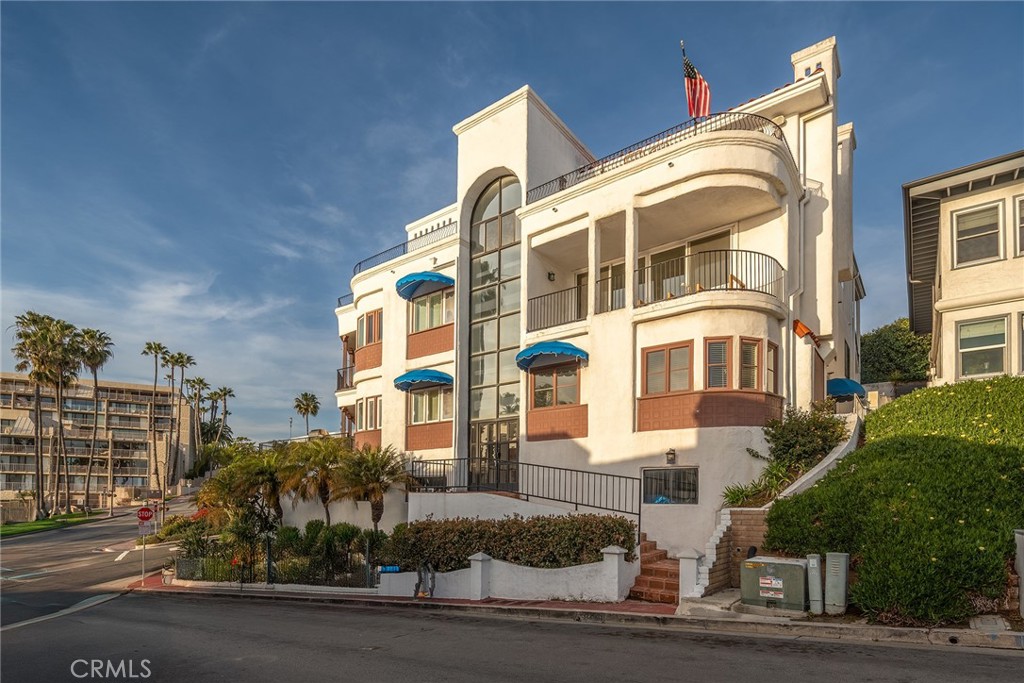 427 Avenida Santa Barbara B