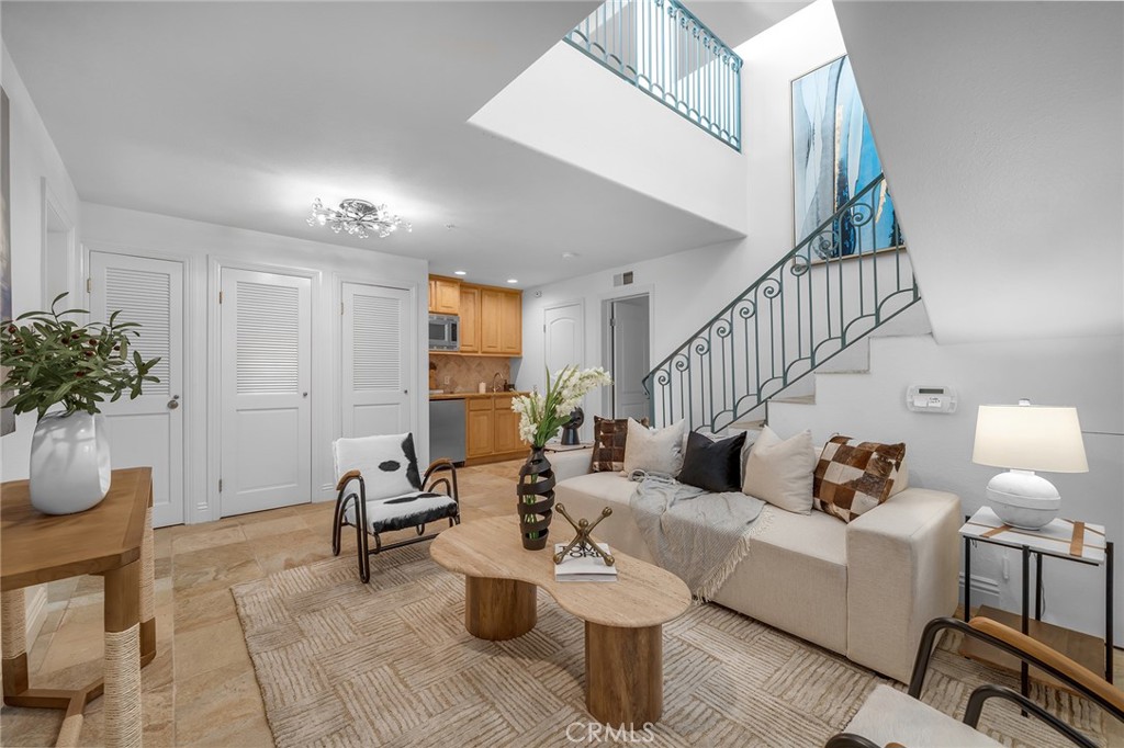 427 Avenida Santa Barbara B