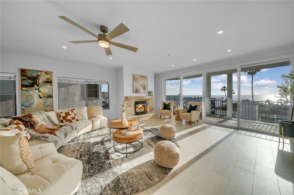 427 Avenida Santa Barbara B