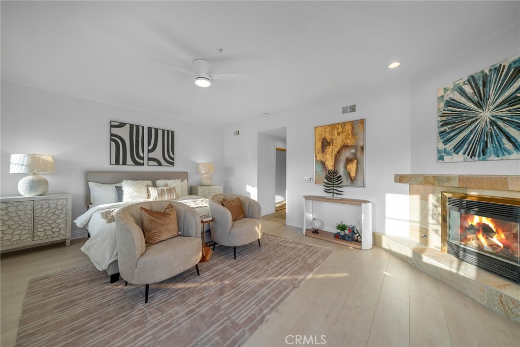 427 Avenida Santa Barbara B