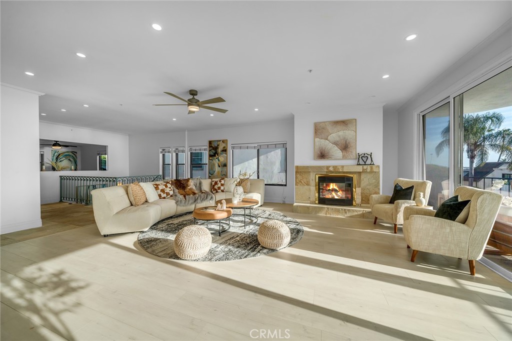 427 Avenida Santa Barbara B