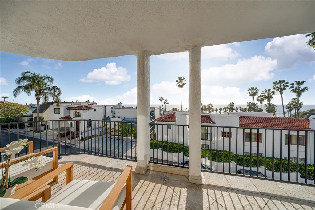427 Avenida Santa Barbara B