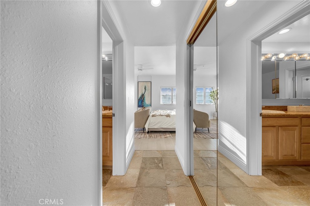 427 Avenida Santa Barbara B