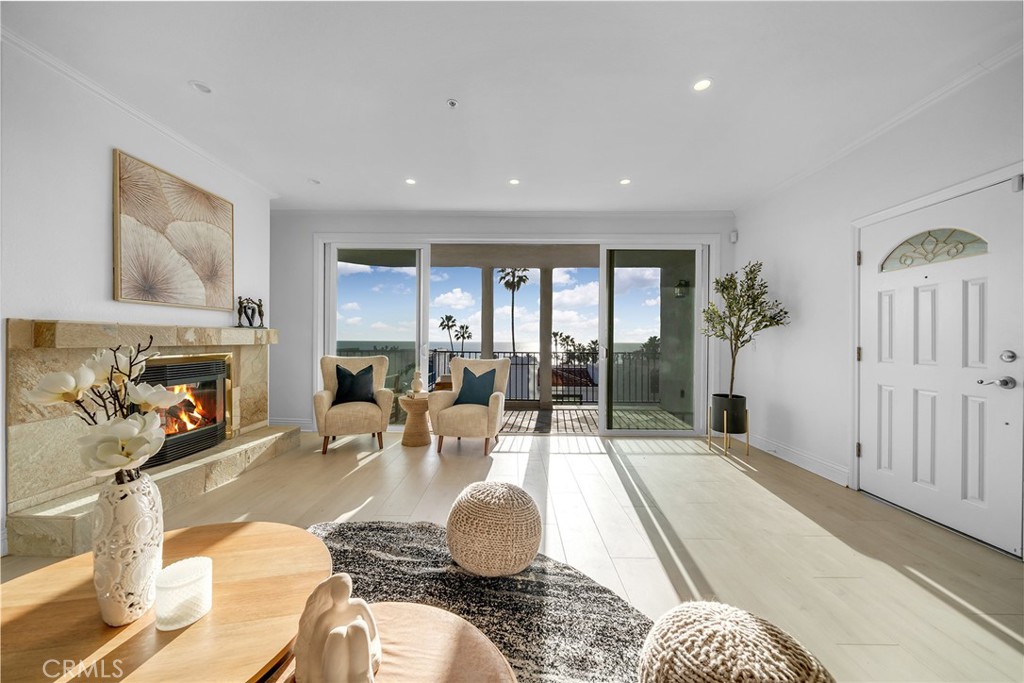 427 Avenida Santa Barbara B