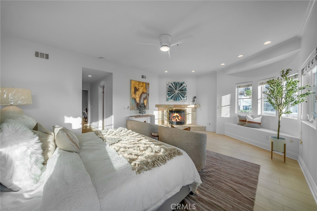 427 Avenida Santa Barbara B