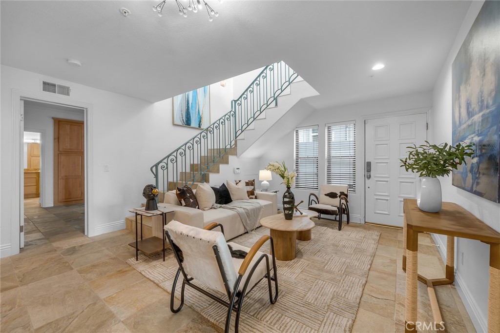 427 Avenida Santa Barbara B
