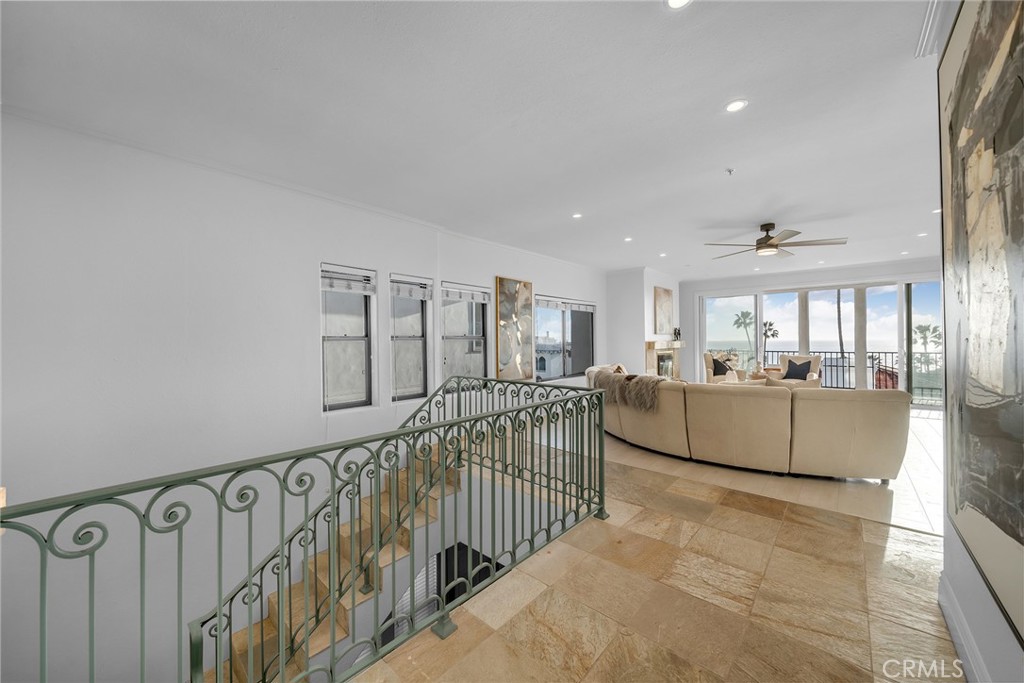 427 Avenida Santa Barbara B