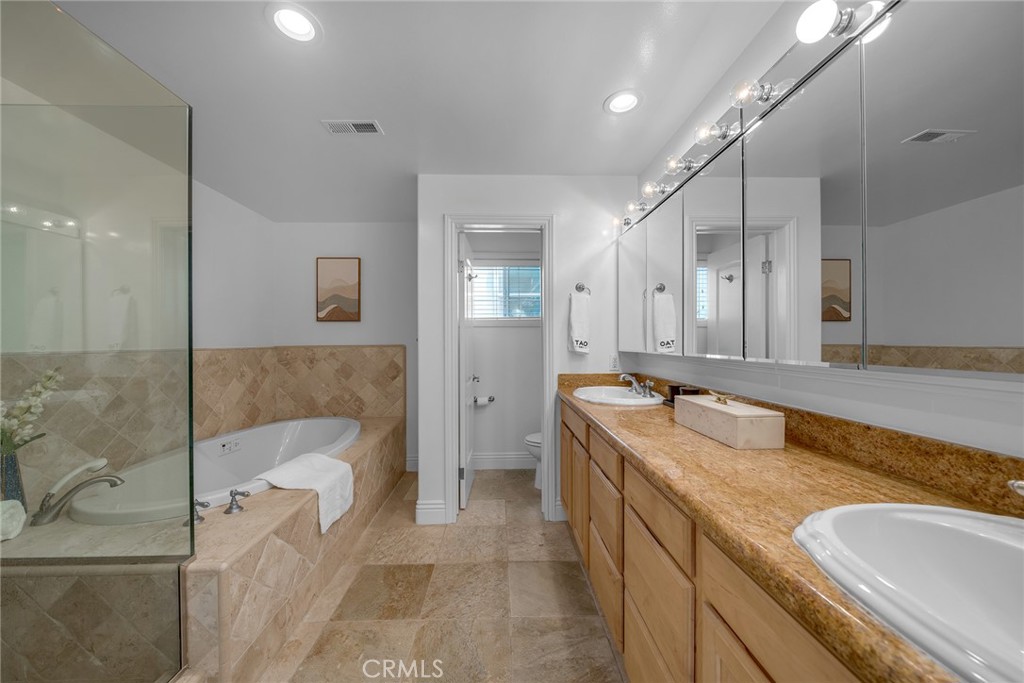 427 Avenida Santa Barbara B