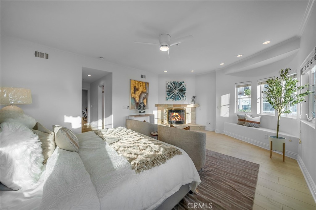 427 Avenida Santa Barbara B