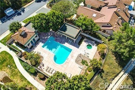 27507 Via Sequoia