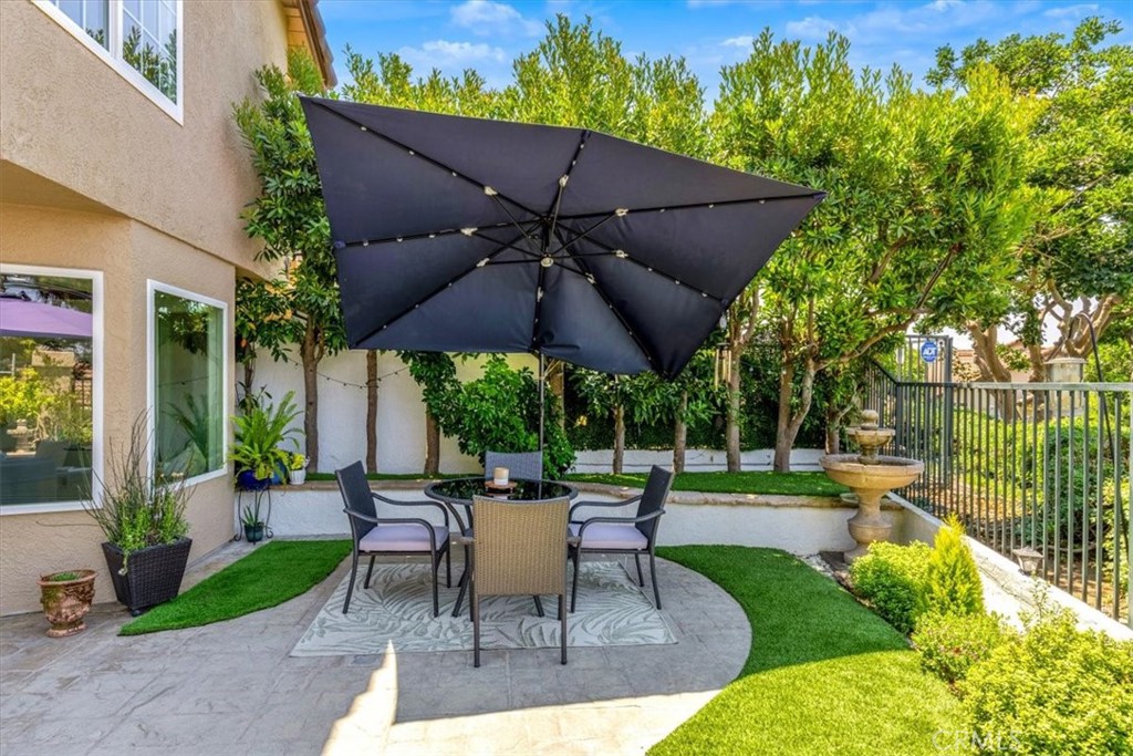 27507 Via Sequoia
