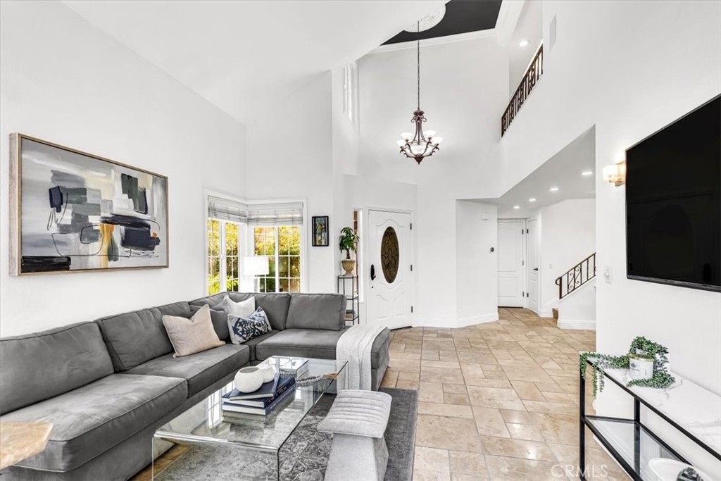 27507 Via Sequoia
