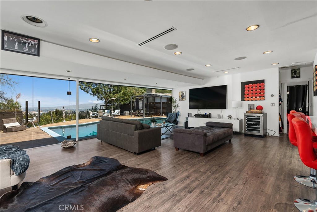 7241 Woodrow Wilson Drive