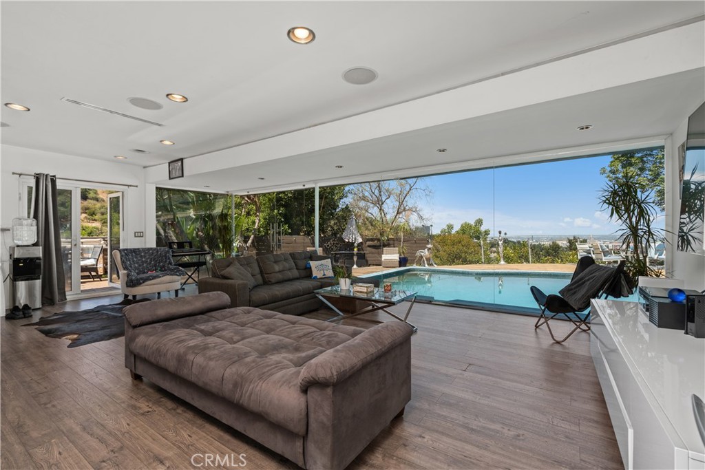 7241 Woodrow Wilson Drive