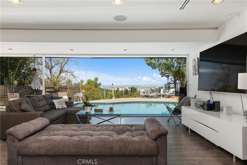 7241 Woodrow Wilson Drive