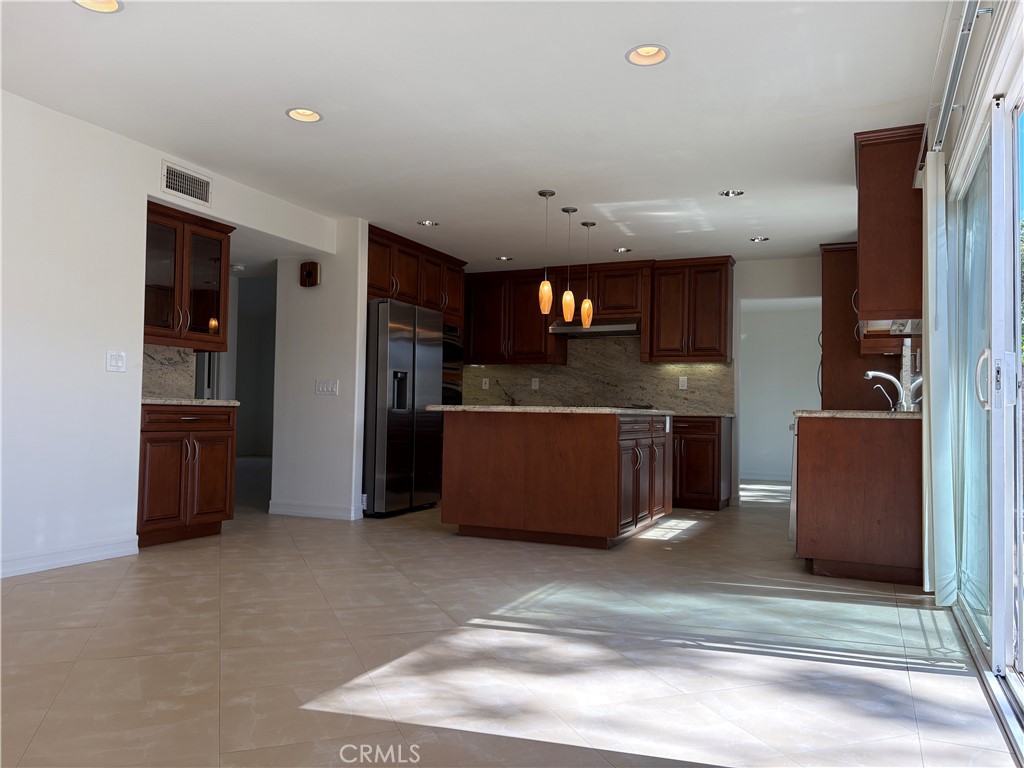12 Longstreet