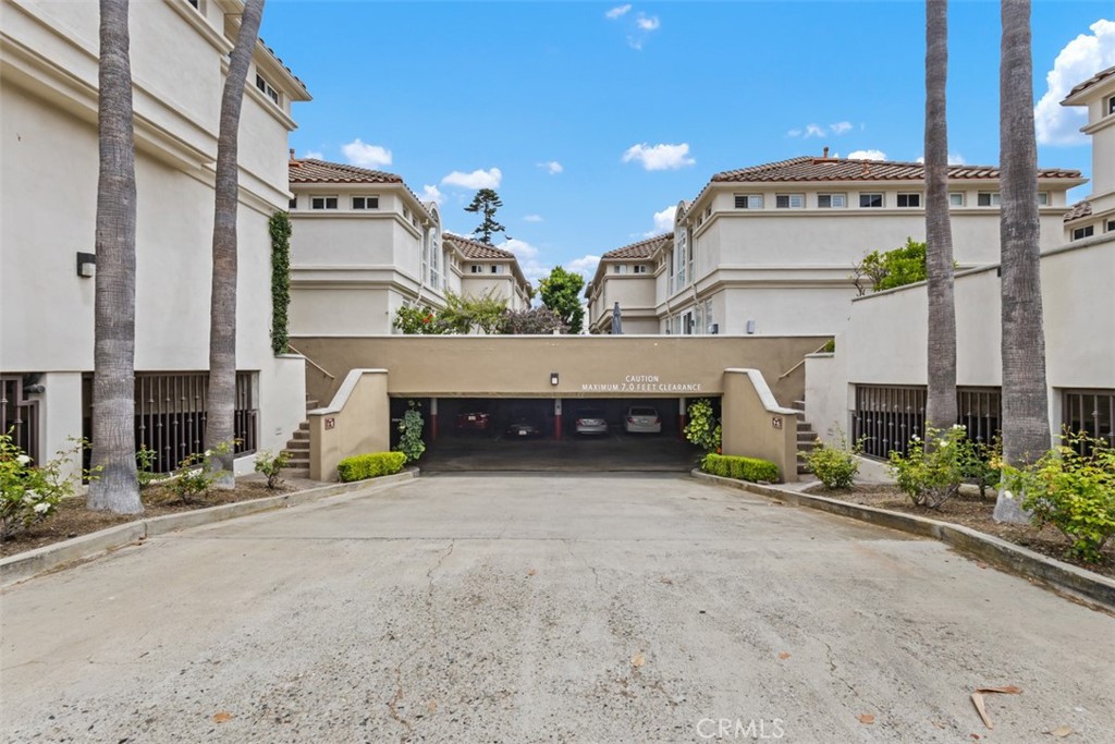 2101 E 15th Street 7