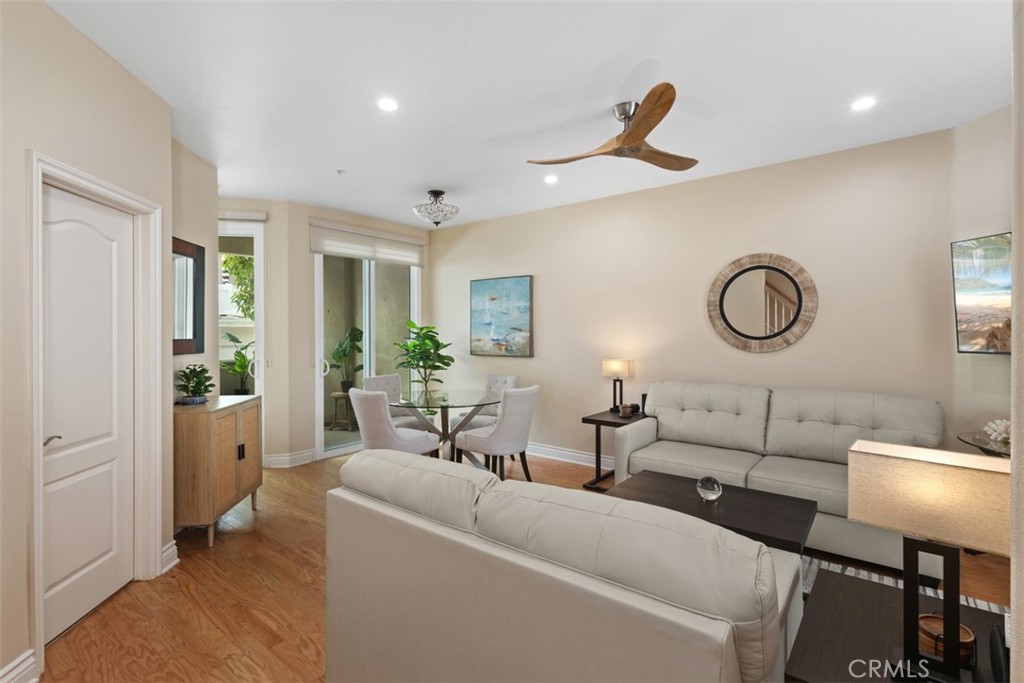 2101 E 15th Street 7