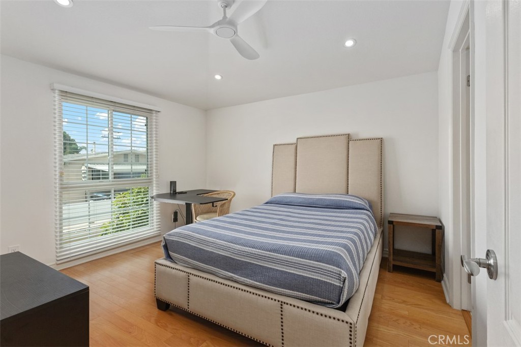 2101 E 15th Street 7