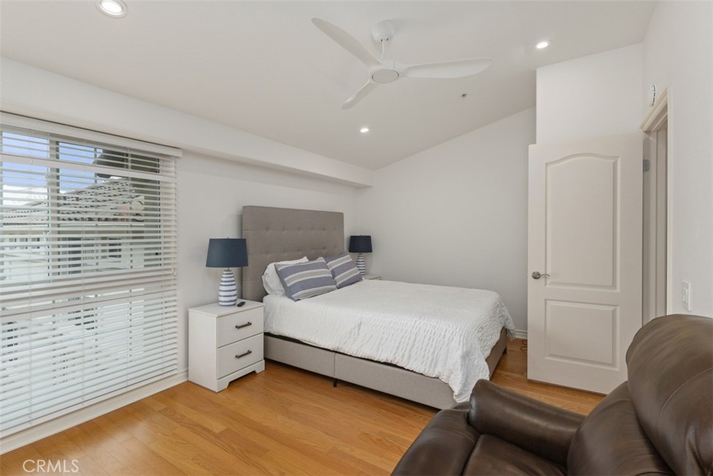 2101 E 15th Street 7