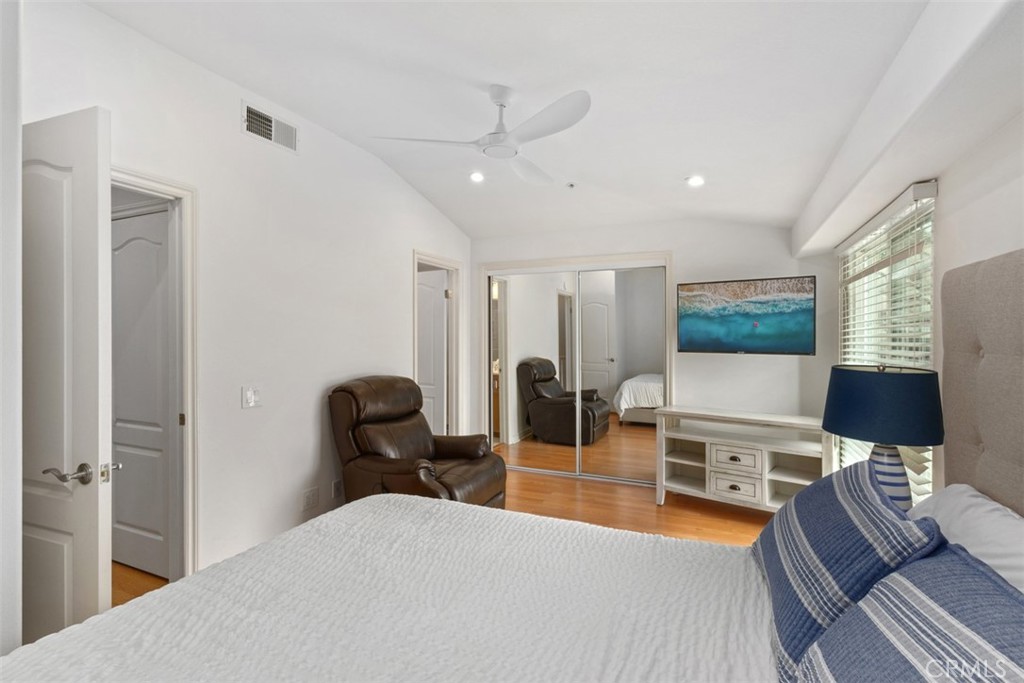 2101 E 15th Street 7