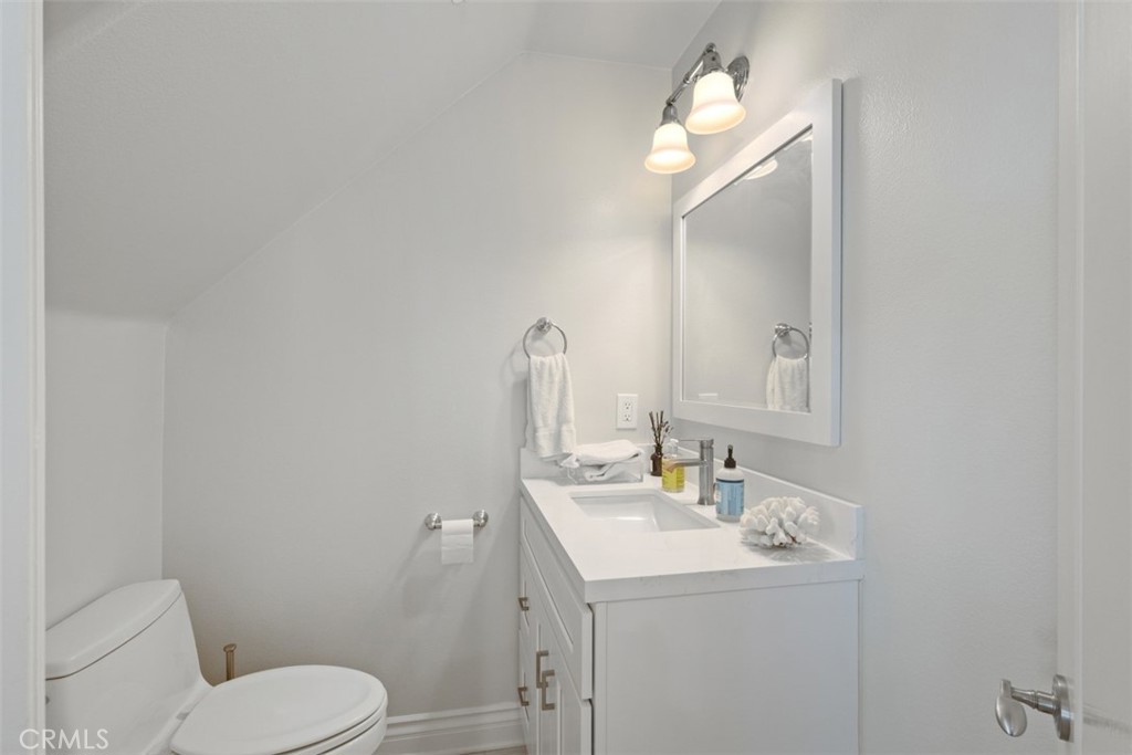 2101 E 15th Street 7