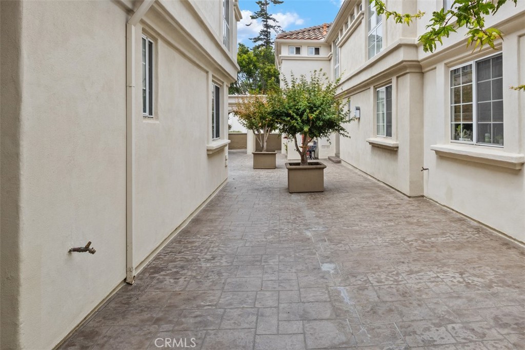 2101 E 15th Street 7