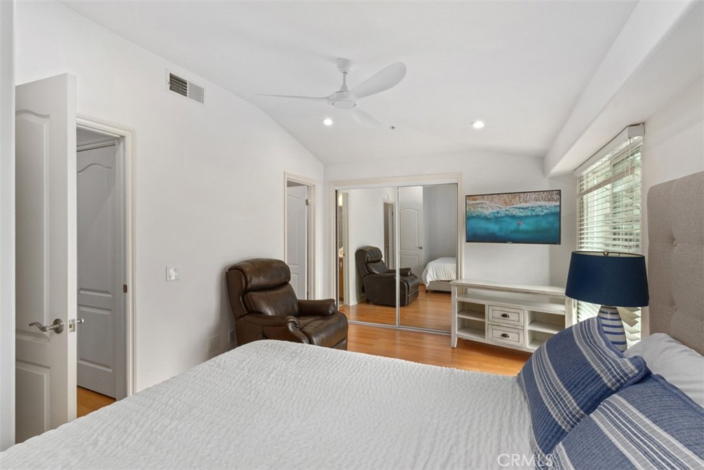 2101 E 15th Street 7