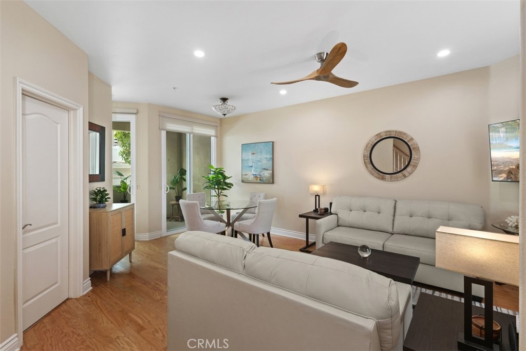 2101 E 15th Street 7