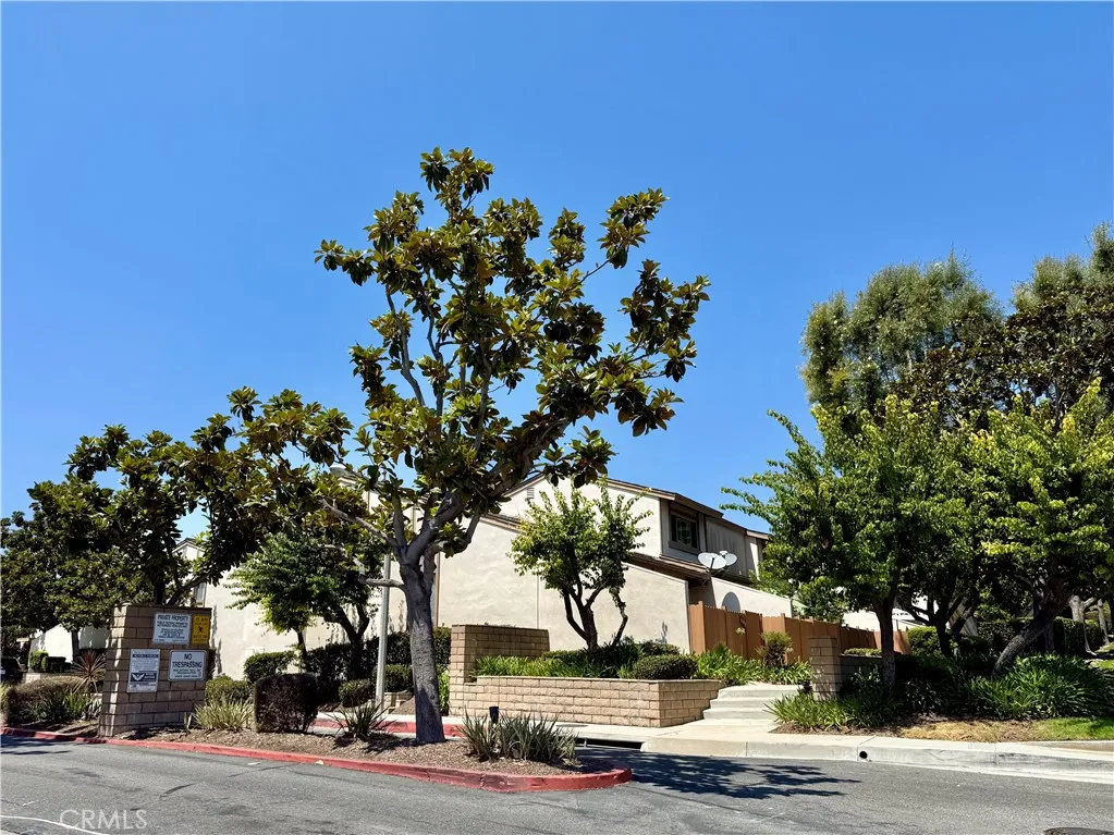 1715 N Gilbert Street Unit 10