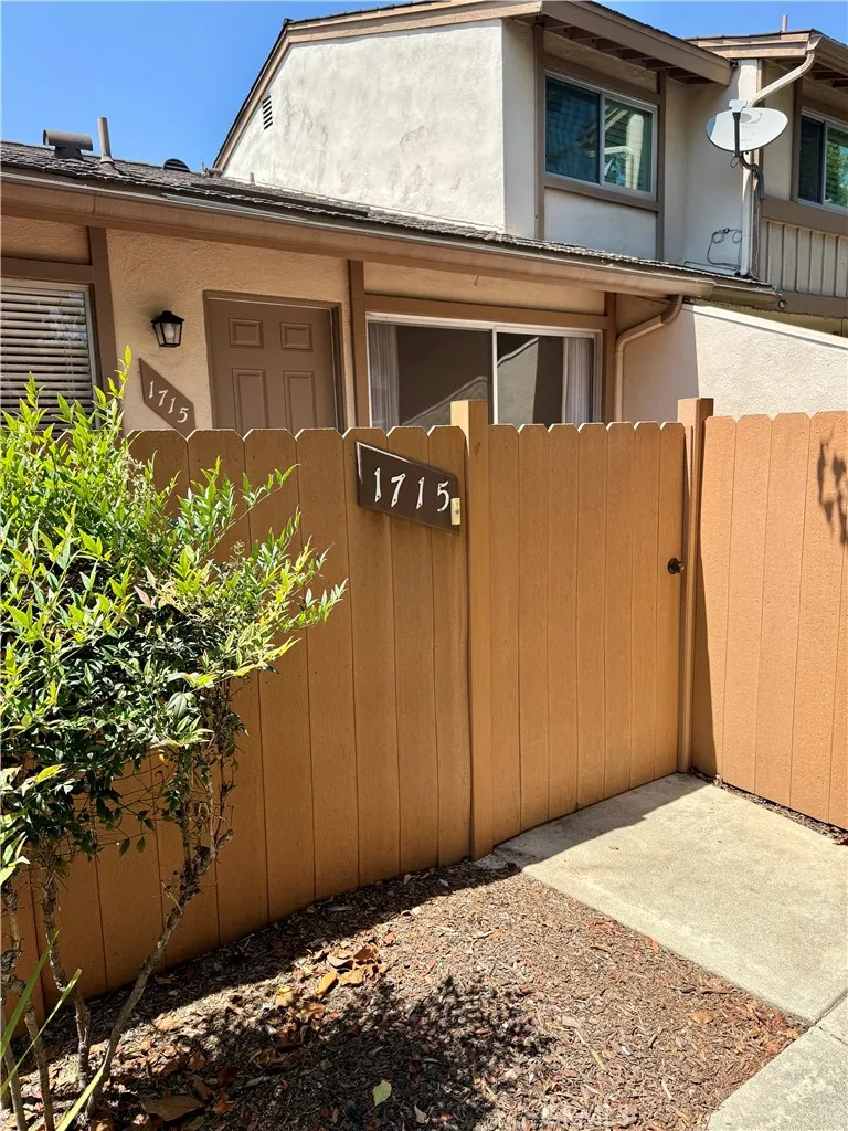 1715 N Gilbert Street Unit 10