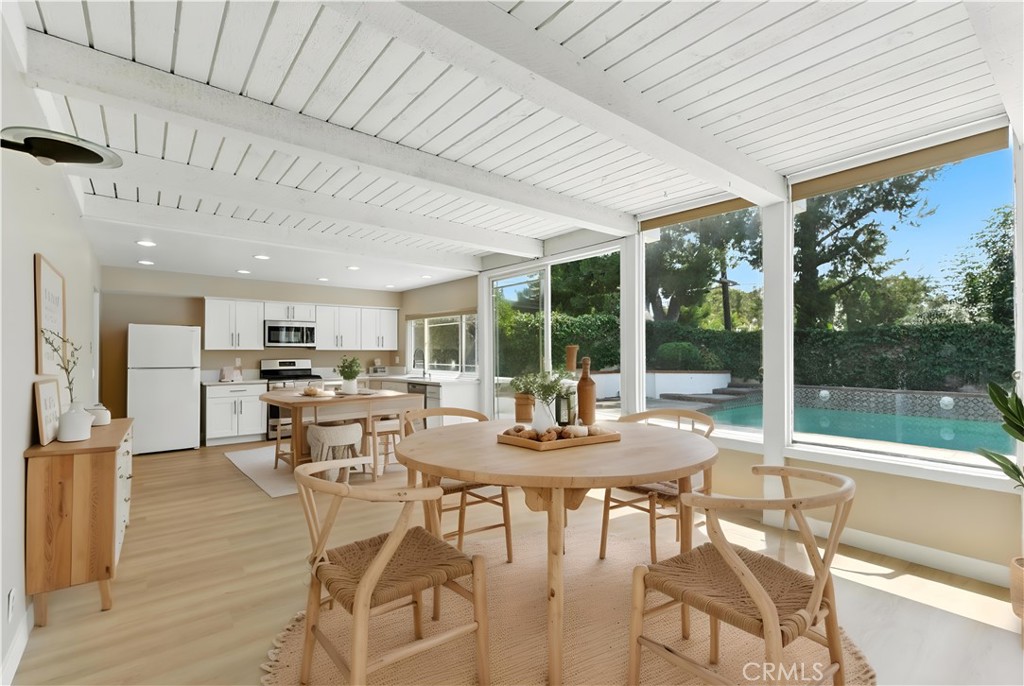 24446 Corta Cresta Drive