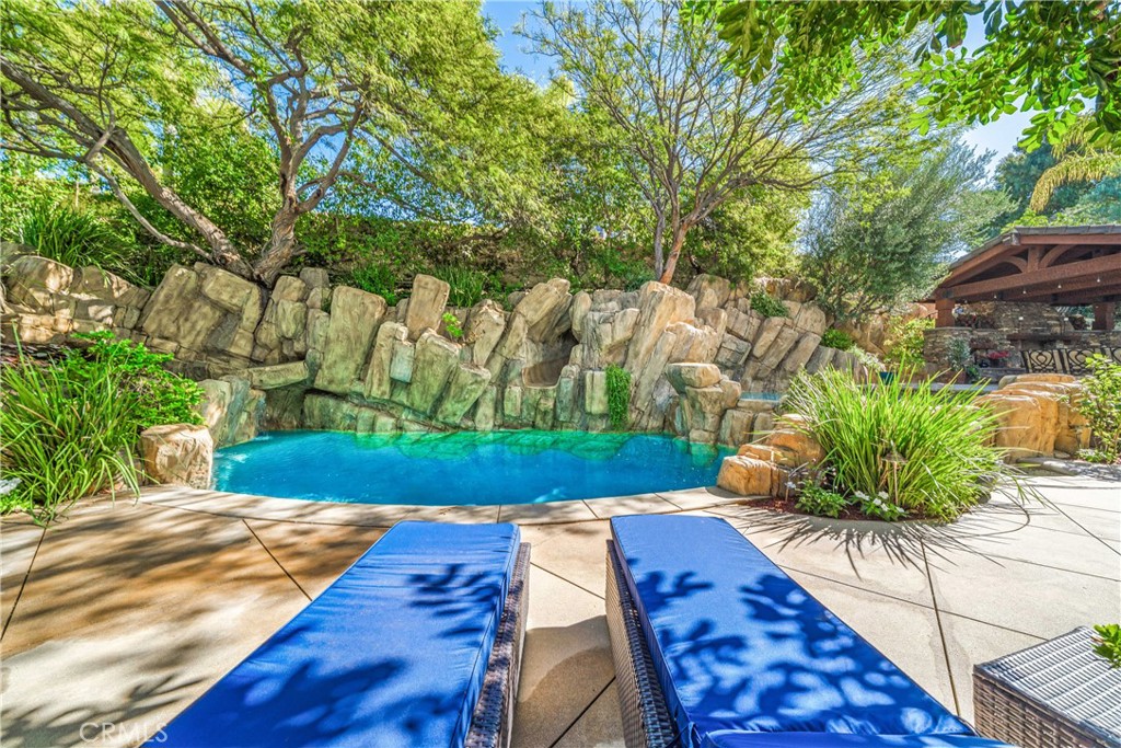 26012 Horseshoe Circle