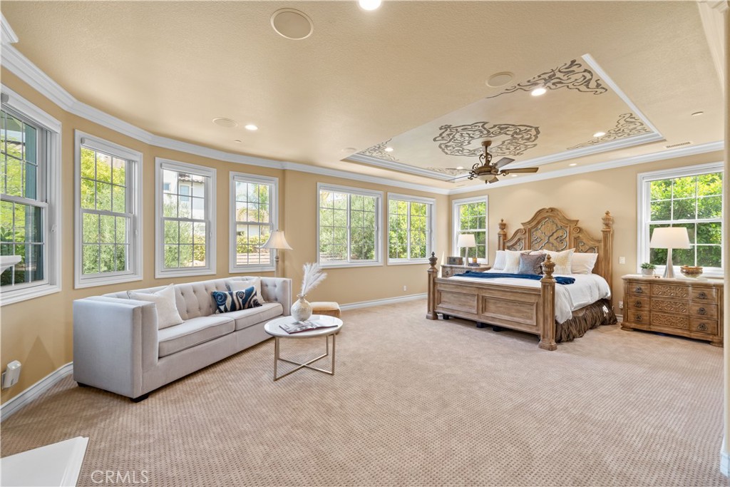 26012 Horseshoe Circle