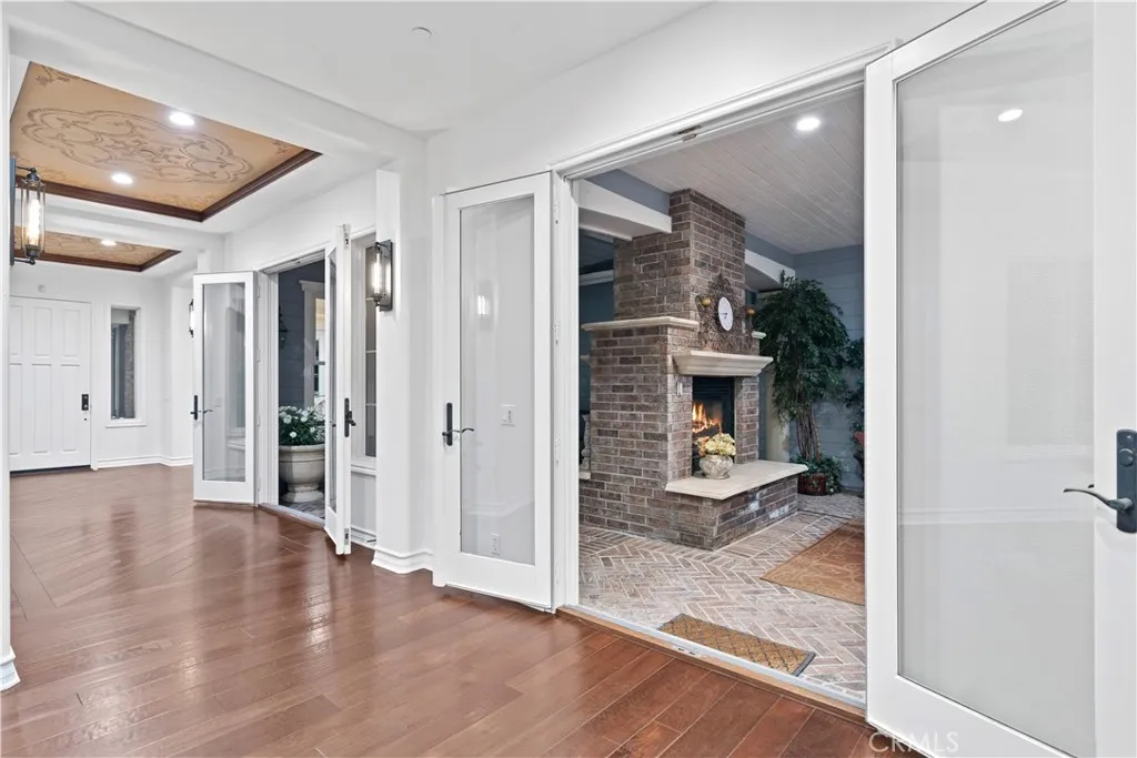 26012 Horseshoe Circle