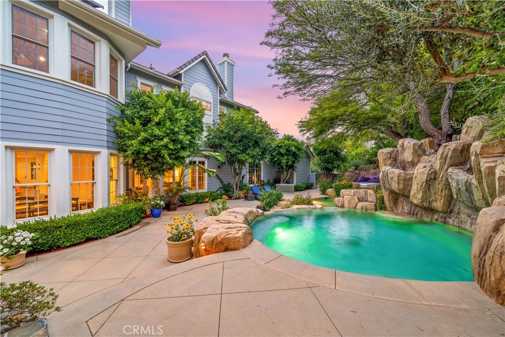 26012 Horseshoe Circle