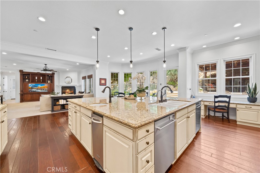 26012 Horseshoe Circle