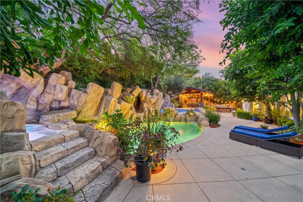 26012 Horseshoe Circle