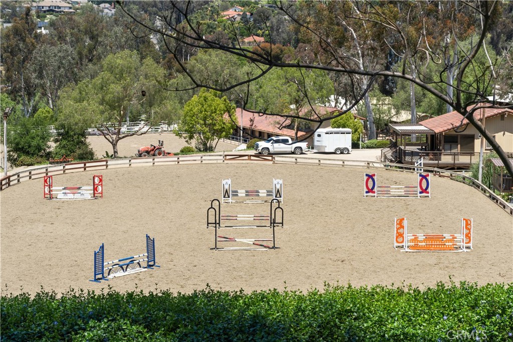 26012 Horseshoe Circle