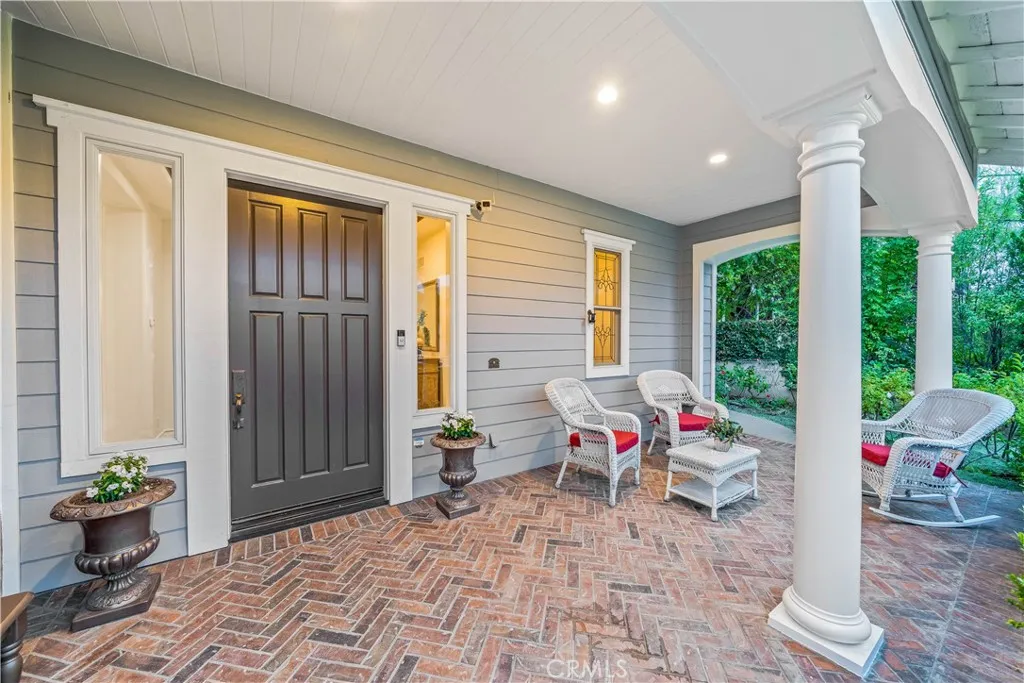 26012 Horseshoe Circle